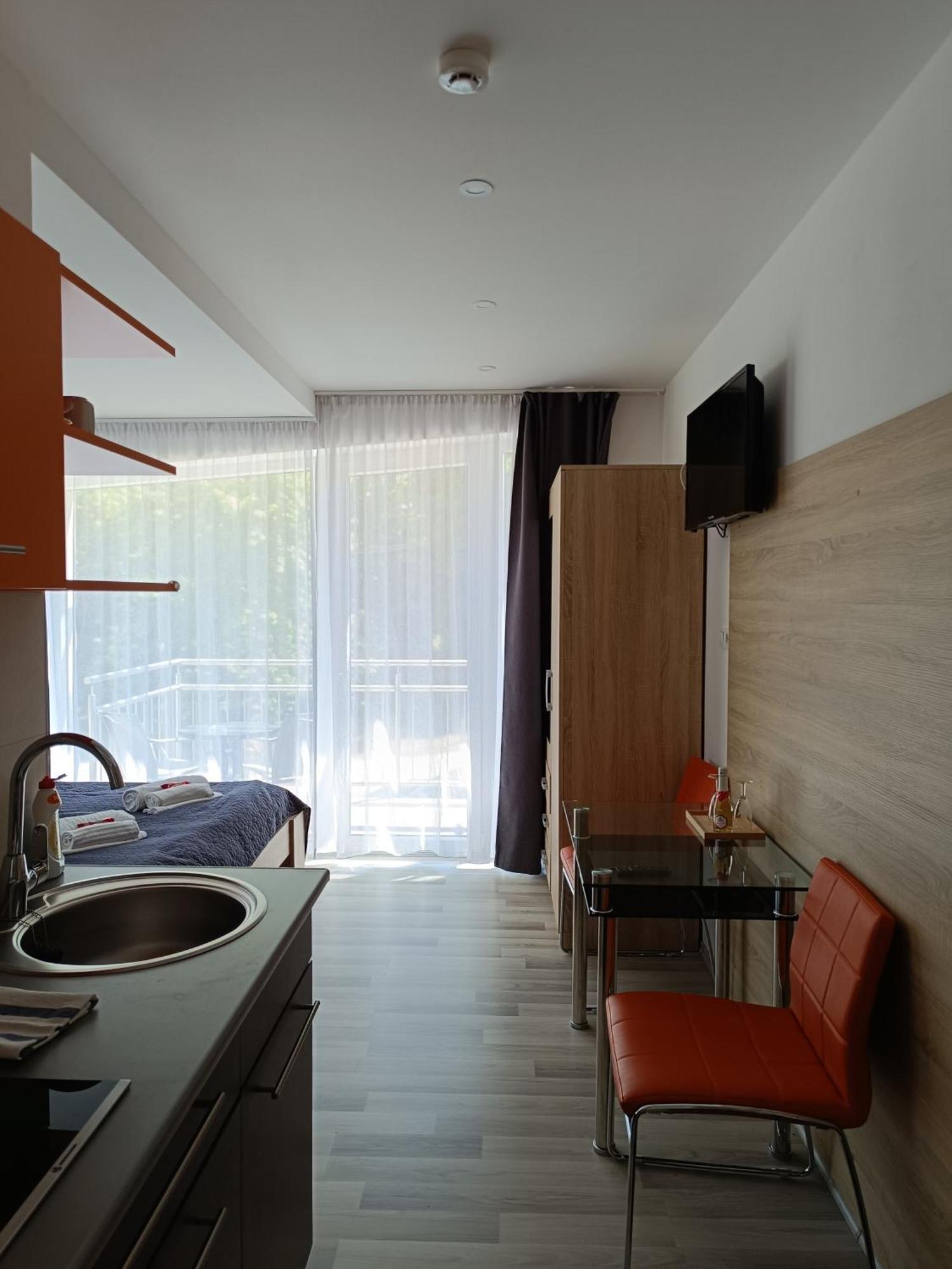 Ujhely Apartmanhaz Siófok Kültér fotó