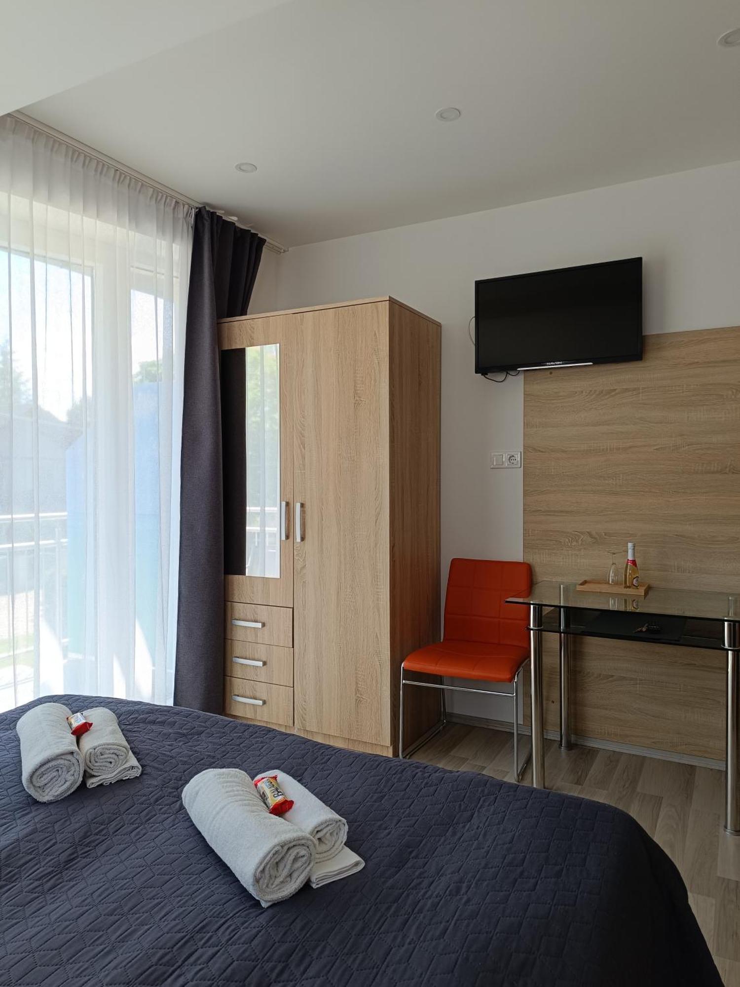 Ujhely Apartmanhaz Siófok Kültér fotó