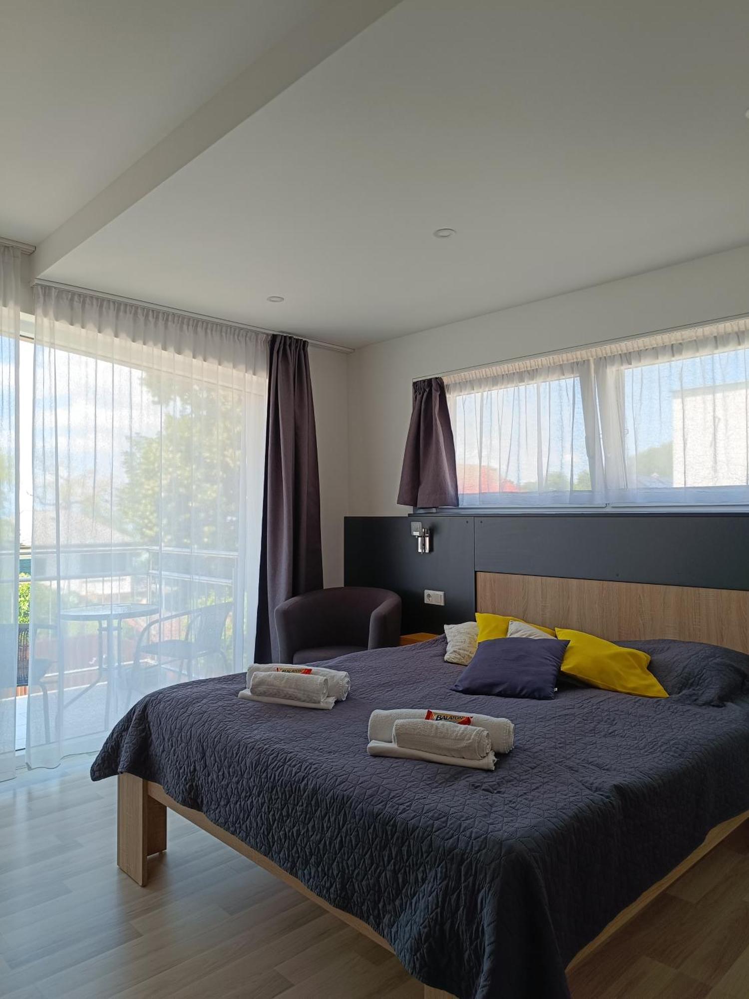Ujhely Apartmanhaz Siófok Kültér fotó