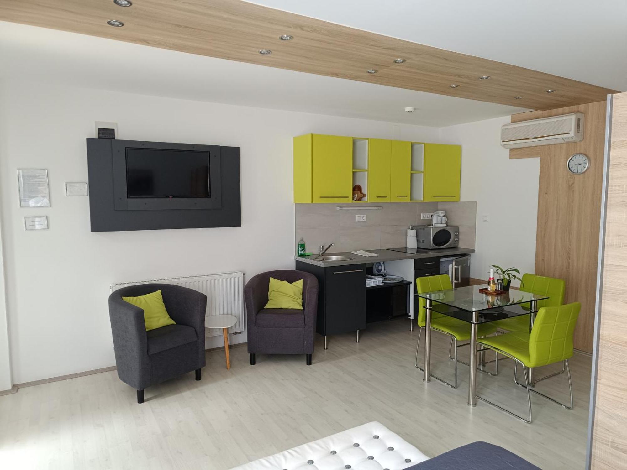 Ujhely Apartmanhaz Siófok Kültér fotó
