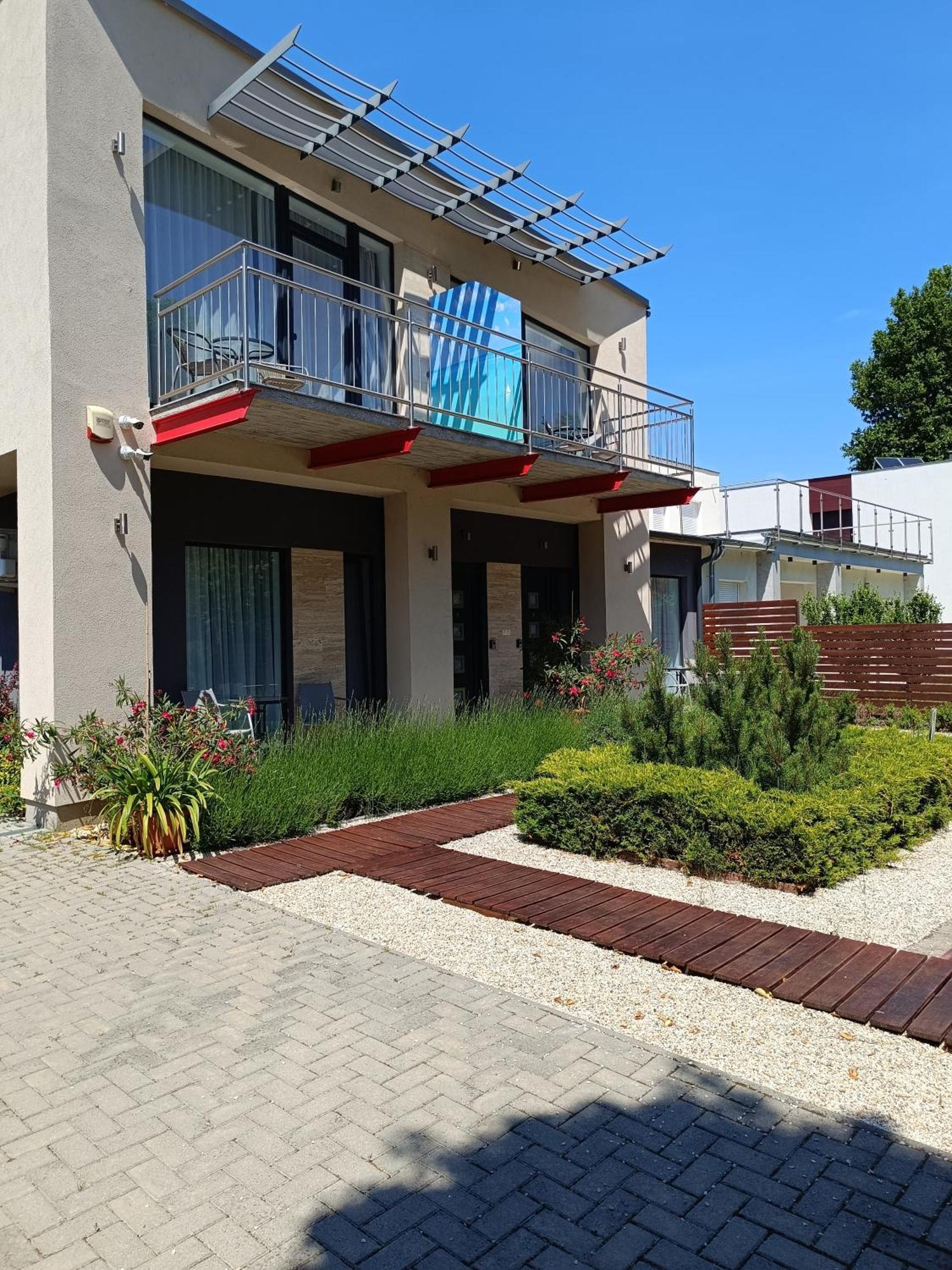 Ujhely Apartmanhaz Siófok Kültér fotó