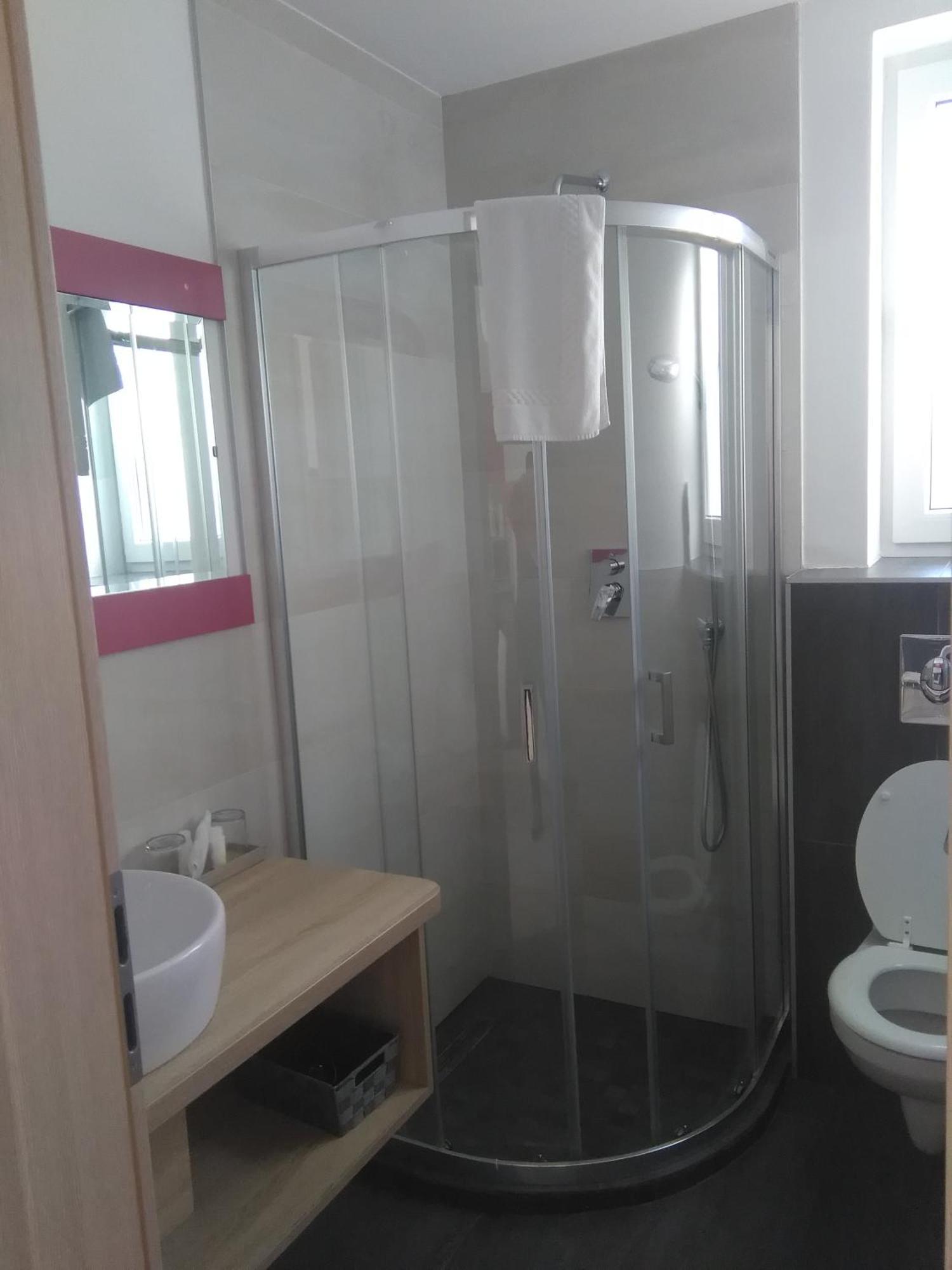 Ujhely Apartmanhaz Siófok Kültér fotó